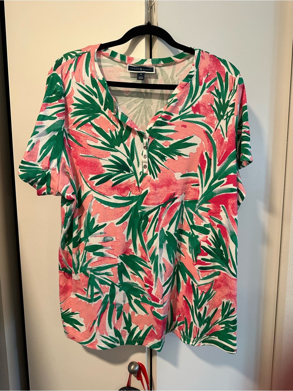Karen Scott 2x Pink & Green Tropical Print Henley Short Sleeve Top